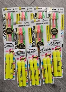 New Zebra and Sharpie Highlighters 28 total Neon Yellow Pink Green